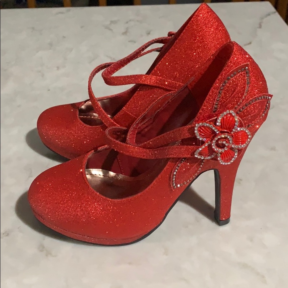 Red red beautiful sparkly shoes
